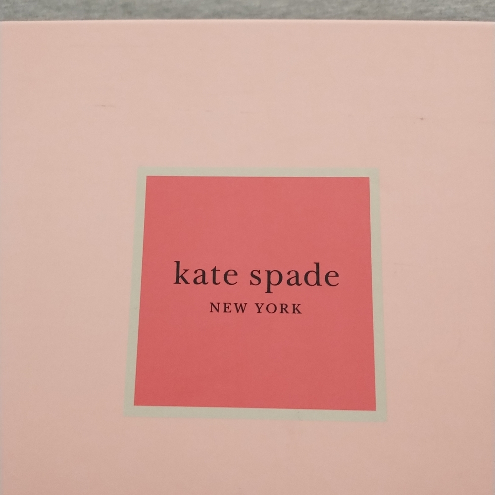 Kate Spade Shoe Box with Kate Spade Tissue Paper - Picture 12 of 12